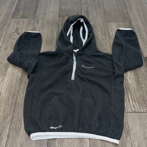 Girls therma fit Nike fleece hooded sweater